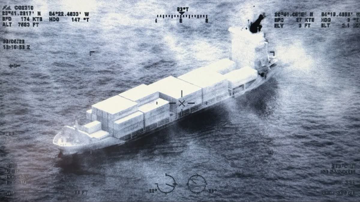 Captura Guardia Costera de Estados Unidos buque que presuntamente transportaba combustible / Incautado con la justificación de que lo transportaba a la isla de Cuba / Fue llevado al puerto de altura de Progreso, Yucatán