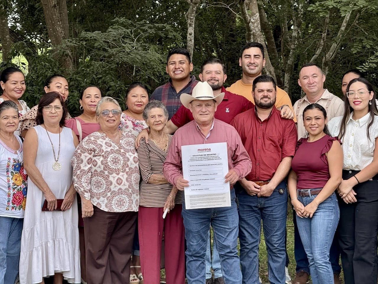 Wilmer Manuel Monforte Marfil formalizó su inscripción al proceso interno de morena para encabezar la Coordinación Distrital Federal de la Defensa de la Transformación y la Soberanía Nacional en el Distrito 1 de Yucatán