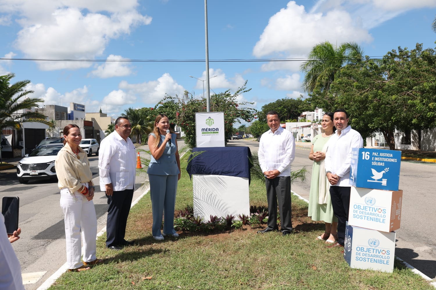 Alcaldesa Cecilia Patrón Laviada develó la placa que bautiza calle de Fraccionamiento de Las Américas como Avenida de la Organización de las Naciones Unidas