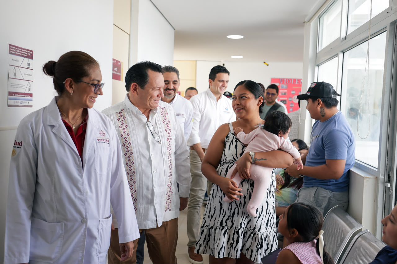 Gobernador Joaquín Díaz Mena puso en marcha en Progreso la campaña de vacunación de invierno, que aplicará 1,017,219 dosis gratuitas en los 106 municipios de Yucatán