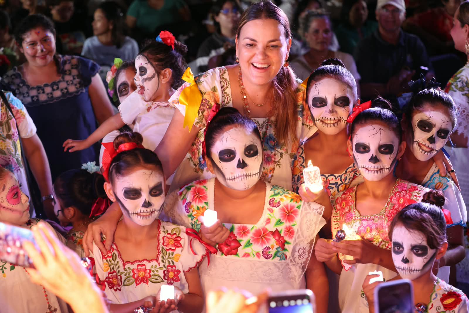 Alcaldesa Cecilia Patrón lleva el “Festival de las Ánimas” a colonias y comisarías “para fortalecer el sentido de pertenencia, la identidad comunitaria”, según dice