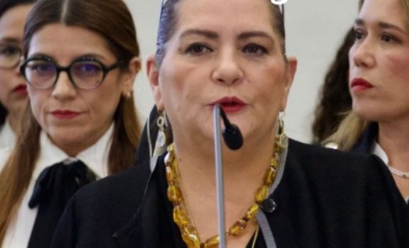 Renuncia la presidenta del INE, Guadalupe Taddei, arrinconada por los escándalos de los contratos millonarios a empresario con el que llevaba un lujoso tren de vida